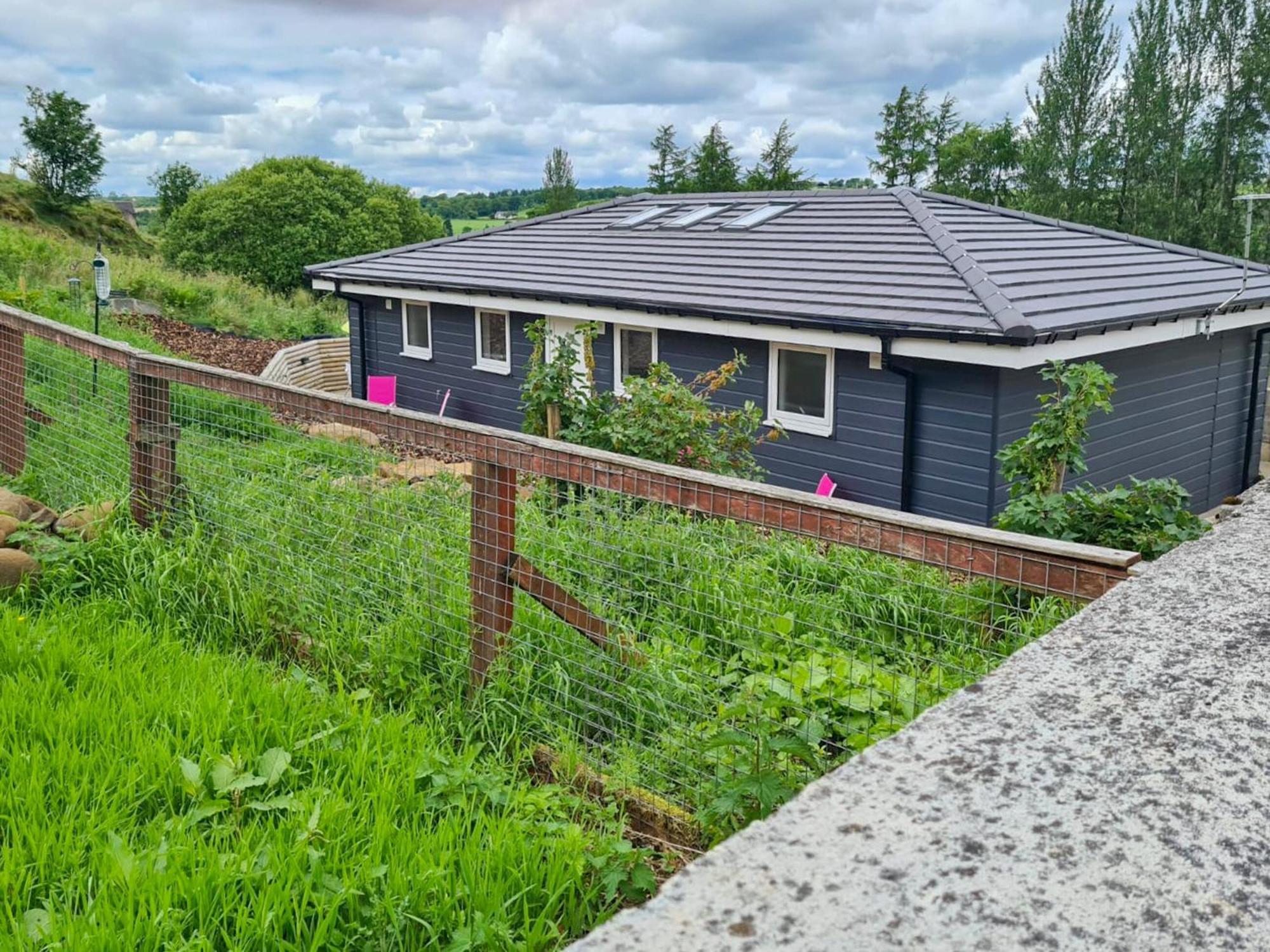 Craigpark Lodge Caldercruix Экстерьер фото